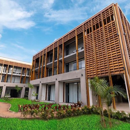 Le Petit Village Boutique Hotel & Spa Kampala Buitenkant foto