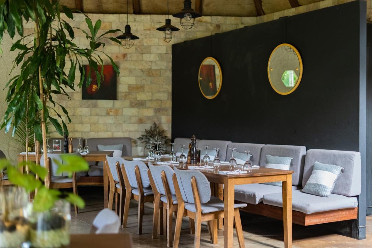 Le Petit Village Boutique Hotel & Spa Kampala Buitenkant foto